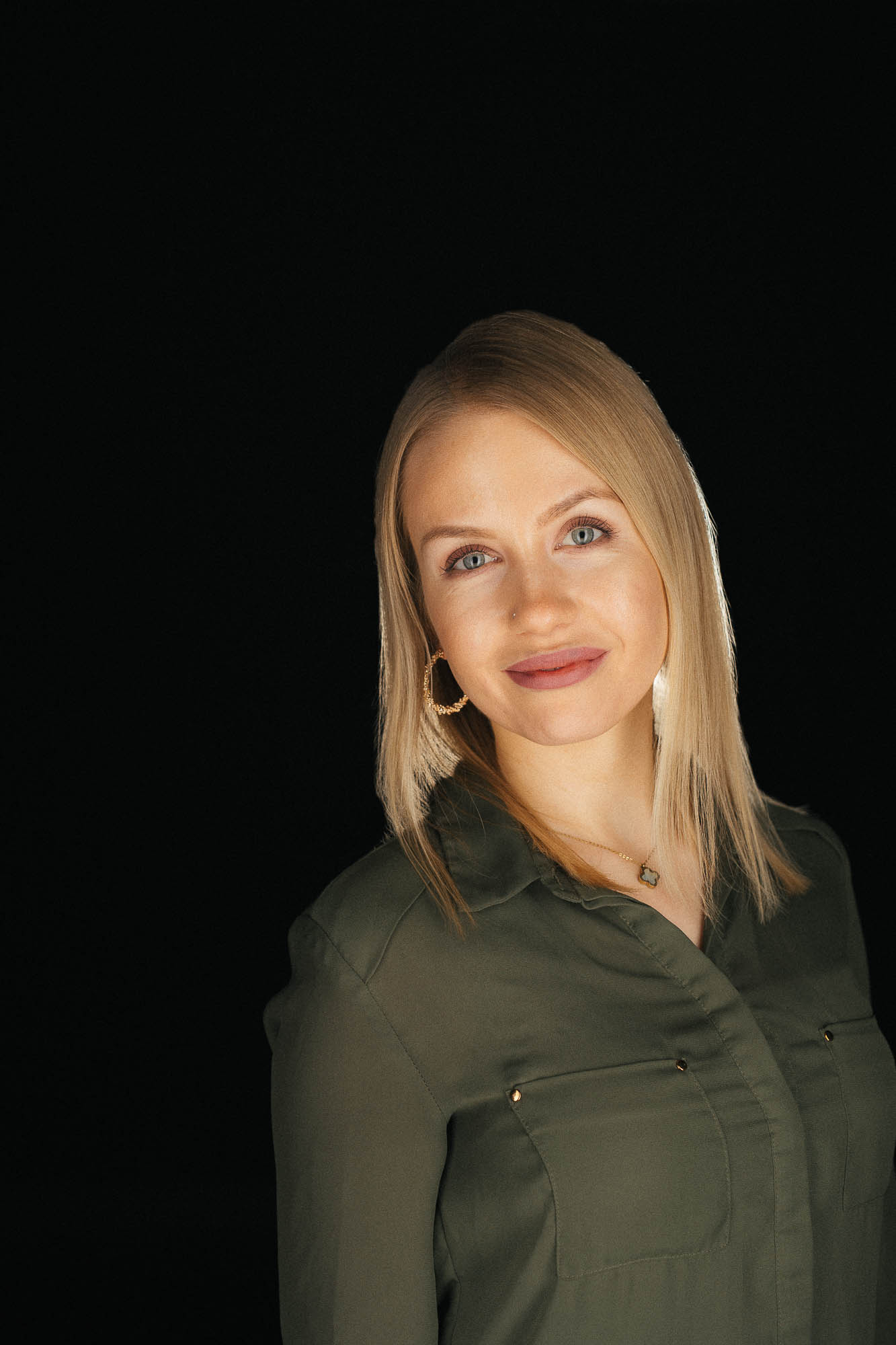 Export x3 Headshot  06530 Dez 01 2019 Bearbeitet Headshots 2019  Miro Nicole Nadine